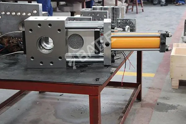 single slide plate screen changer