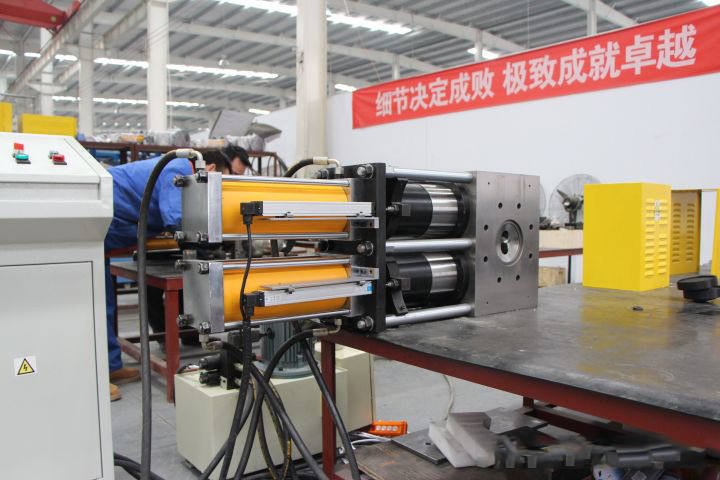 hydraulic extrusion screen changer