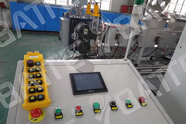 hydraulic self-cleaning screen changer