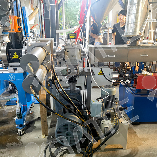 hydraulic extrusion screen changer