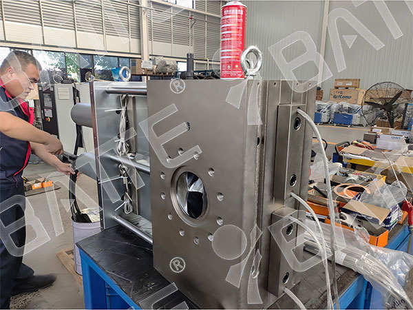 double plate hydraulic screen changer