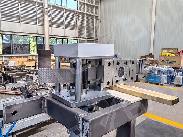 automatic screen changer