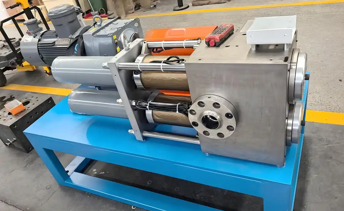 continuous screen changer in extruder