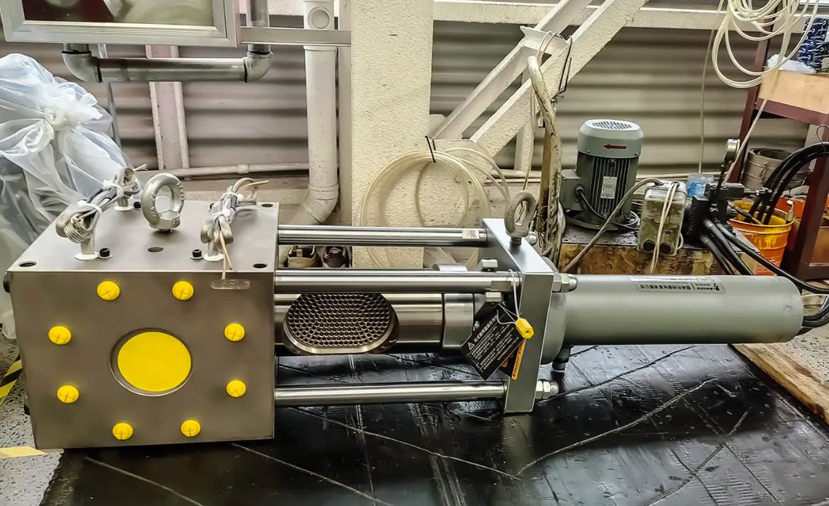 screen changer in extruder