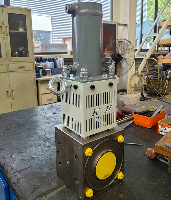 plastic extrusion discharge valve
