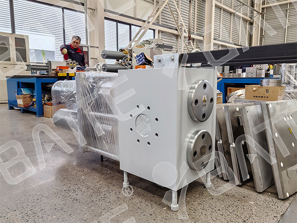 continuous screen changer in extruder